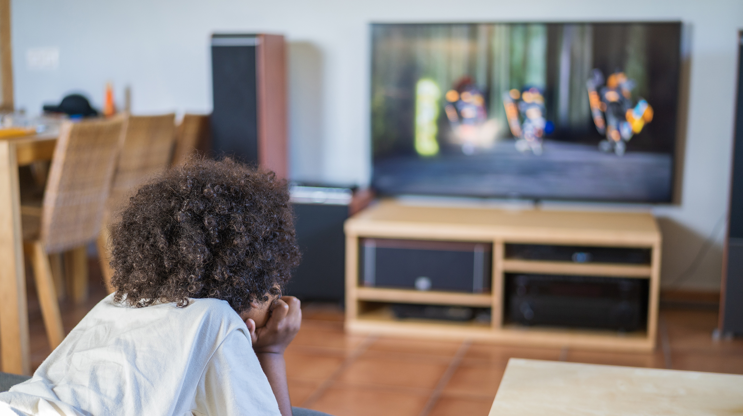 The boy is watching tv. Watching TV. Мальчик смотрит телевизор. Boy watching TV.